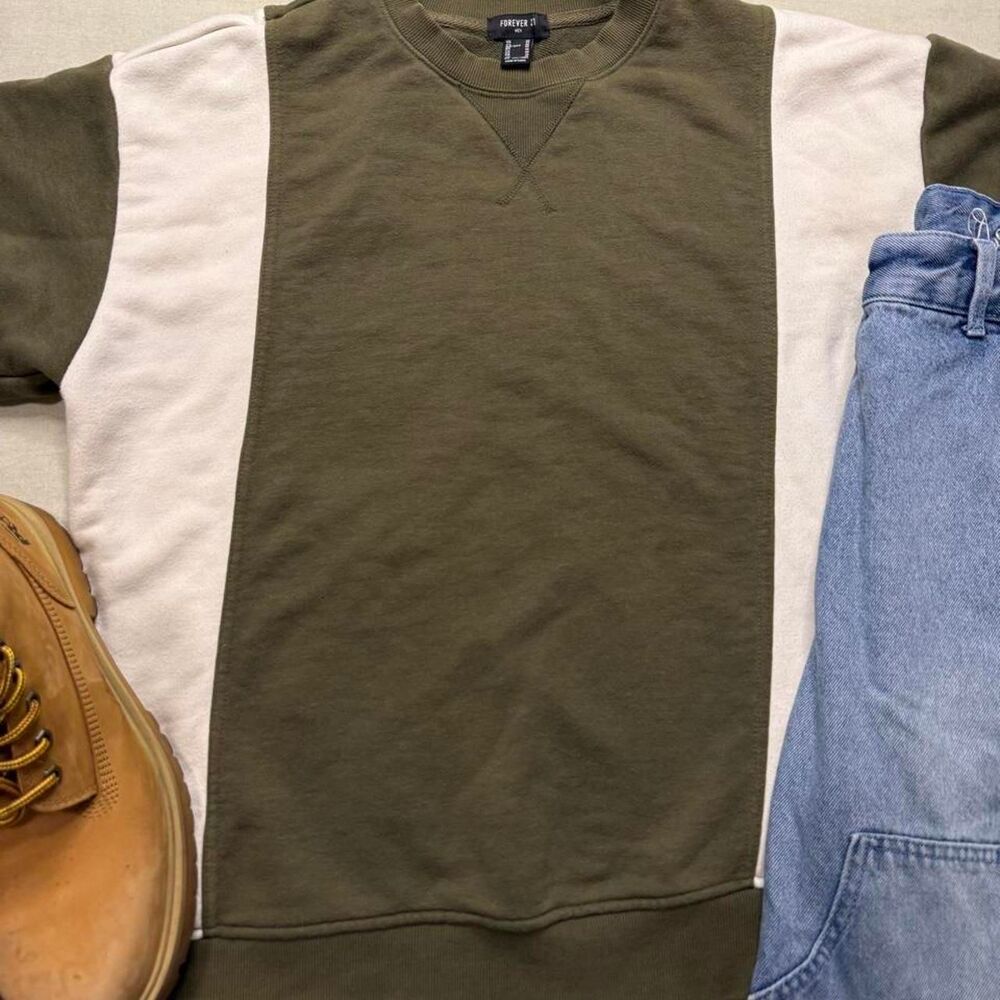 Forever-21 Men's Khaki and Green Sweatshirt